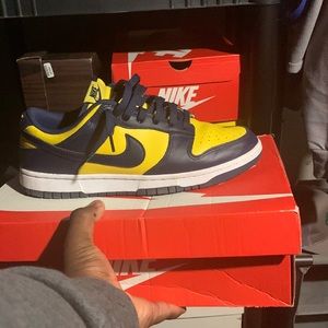 nike dunk low ‘ Michigan ‘ colorway. 8/10 condition worn a handful of times.